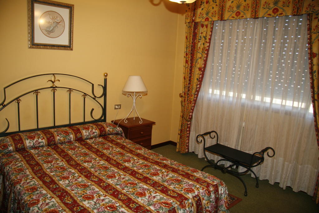 Hotel San Rosendo Ourense Chambre photo